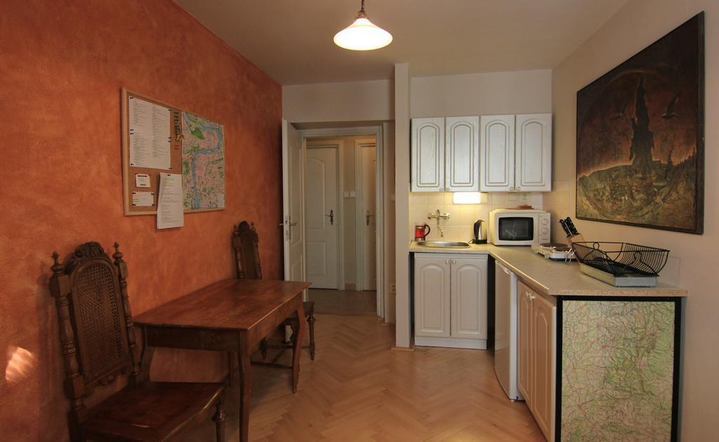 Vlasska House At The 3 Swallows Hotel Prague Room photo