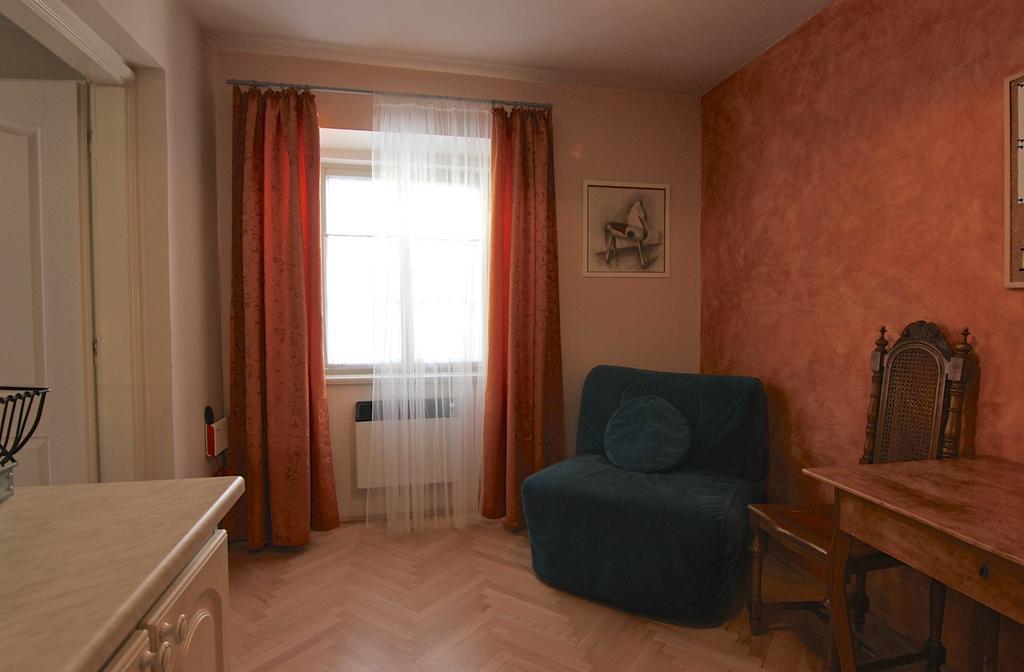 Vlasska House At The 3 Swallows Hotel Prague Room photo